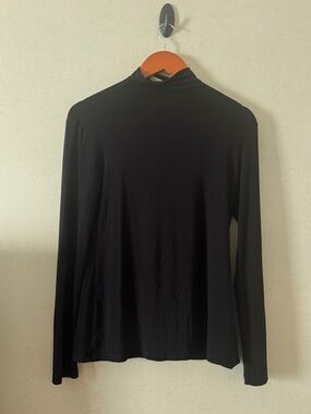 April Black Long Sleeve Mock Neck Top – Women’s Large
